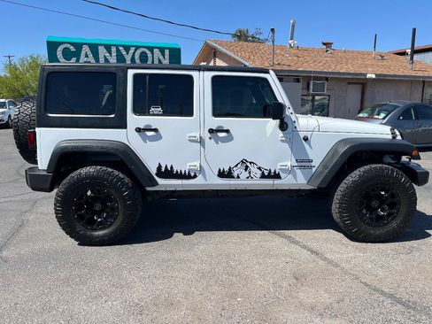 Used 2017 Jeep Wrangler Unlimited Sport w/ Quick Order Package 24S AWD/4WD image 3