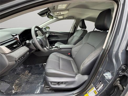 Used 2025 Toyota Camry XLE image 2