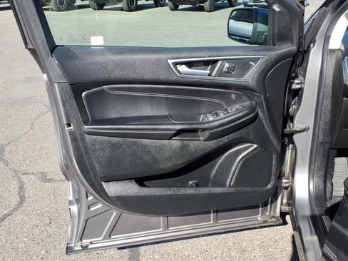 Used 2022 Ford Edge Titanium image 15
