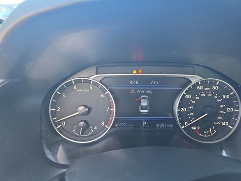 Used 2025 Nissan Altima 2.5 SV FWD image 14