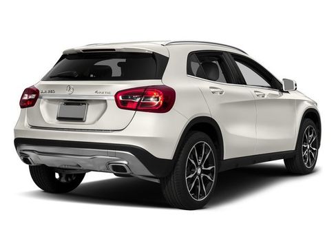 Used 2017 Mercedes-Benz GLA 250 4MATIC image 2