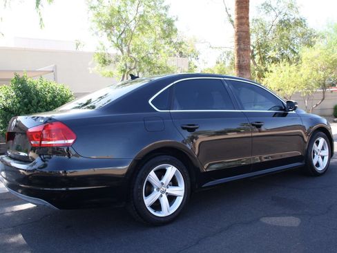 Used 2013 Volkswagen Passat 2.5 SE FWD image 3
