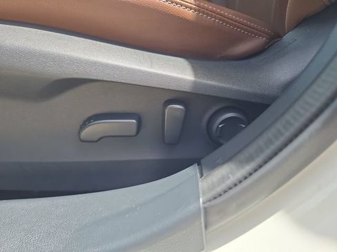 Certified 2021 Subaru Outback Touring XT AWD/4WD image 15