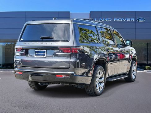 Used 2022 Jeep Wagoneer Series II AWD/4WD image 4