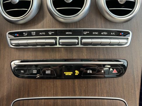 Used 2021 Mercedes-Benz GLC 300 4MATIC image 33