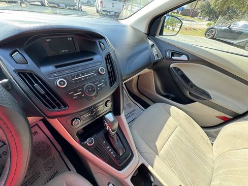 Used 2016 Ford Focus SE image 18