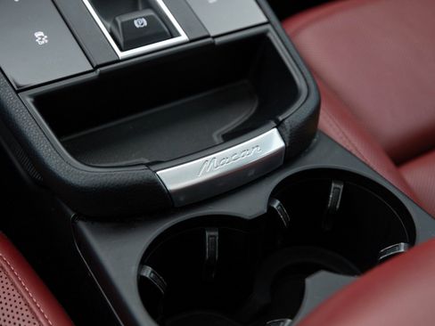 Used 2022 Porsche Macan S image 28