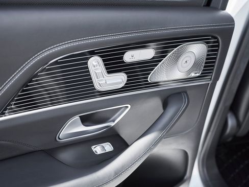 Used 2024 Mercedes-Benz GLS 63 AMG 4MATIC image 47