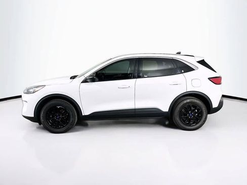Certified 2022 Ford Escape SE w/ Cold Weather Package image 3