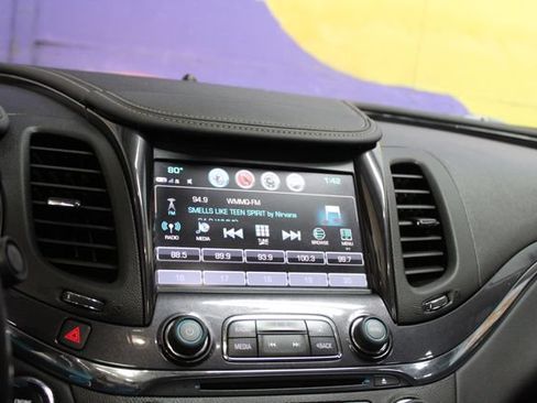 Used 2018 Chevrolet Impala Premier FWD image 18