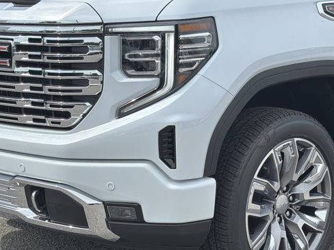 Used 2026 GMC Sierra 1500 Denali AWD/4WD image 8