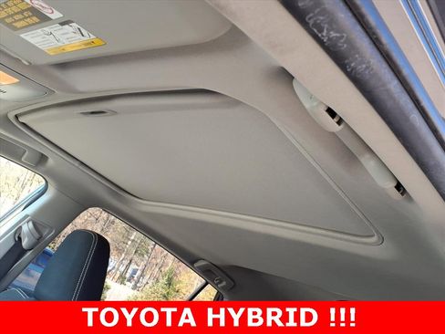 Used 2018 Toyota RAV4 XLE w/ Convenience Package image 16