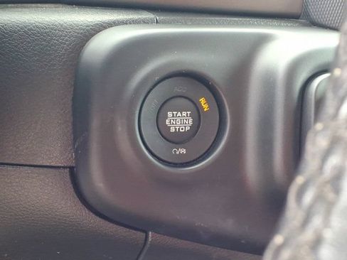 Used 2023 Jeep Gladiator Sport AWD/4WD image 16