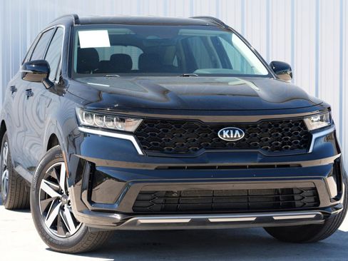 Used 2021 Kia Sorento S image 2