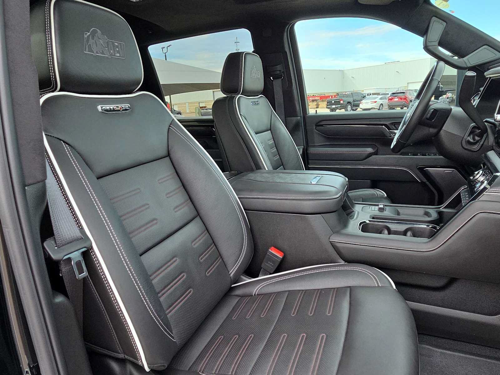 Used 2025 GMC Sierra 2500 AT4X w/ AT4X AEV Edition AWD/4WD image 18