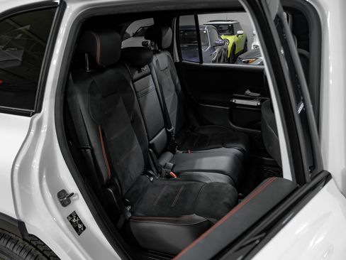 Used 2023 Mercedes-Benz GLB 250 image 41