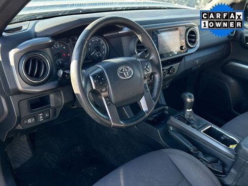Used 2018 Toyota Tacoma TRD Sport image 10