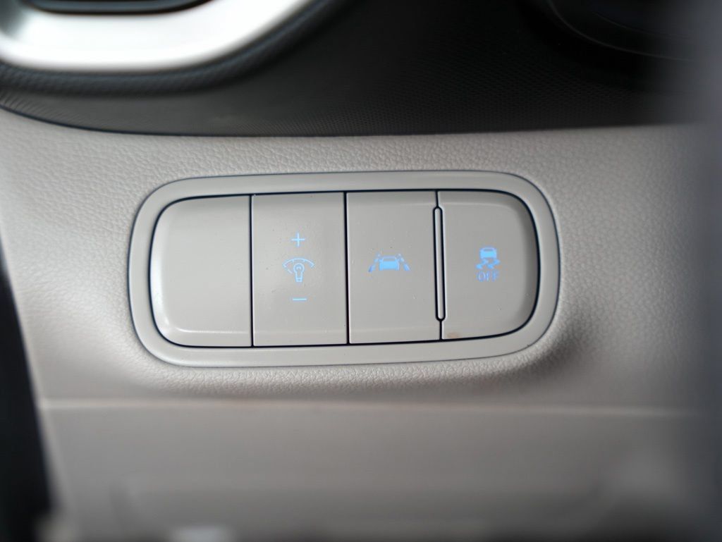 Used 2020 Hyundai Venue SEL FWD image 40