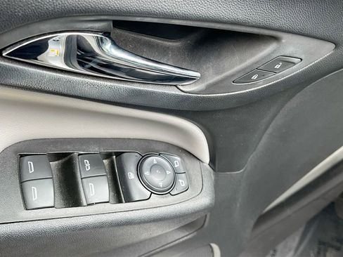 Used 2022 Chevrolet Equinox LS FWD image 17