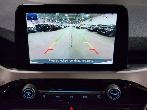 Used 2022 Ford Escape SE w/ SE Sport Appearance Package image 38