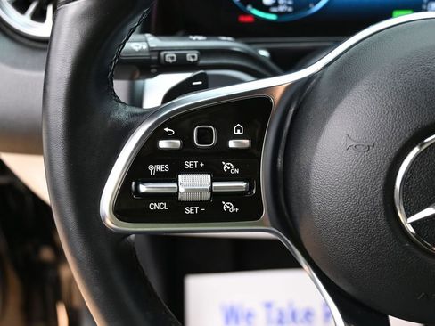 Used 2023 Mercedes-Benz EQB 300 4MATIC w/ Exclusive Package image 18