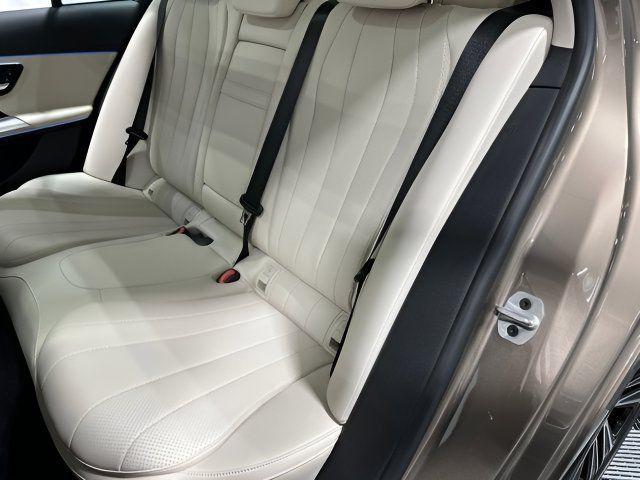 Used 2024 Mercedes-Benz E 350 4MATIC Sedan image 29