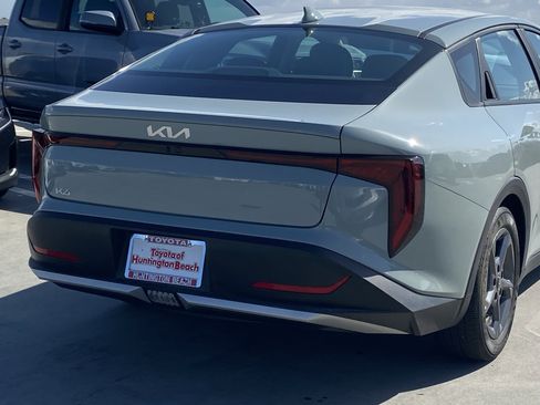 Used 2025 Kia K4 FWD image 3