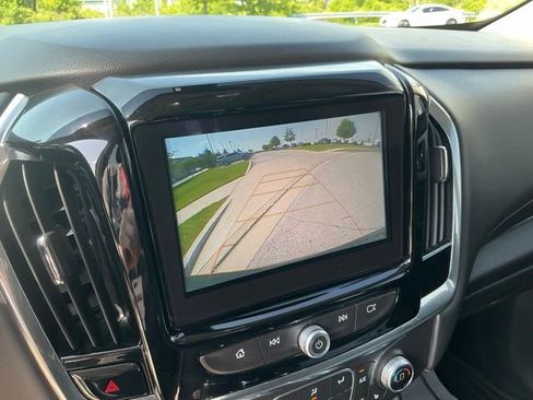 Used 2018 Chevrolet Traverse LT FWD image 30