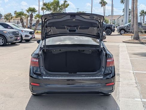 Used 2025 Volkswagen Jetta SE FWD image 6