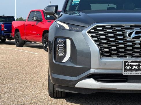 Used 2021 Hyundai Palisade Limited FWD image 4