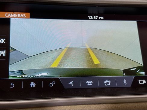 Used 2018 Land Rover Range Rover Evoque SE image 17