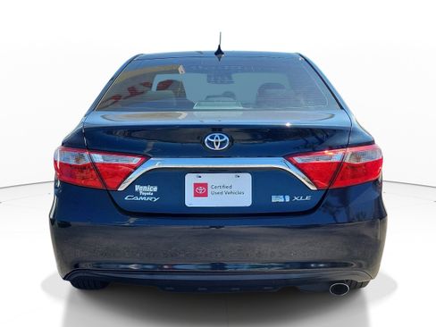 Used 2017 Toyota Camry XLE w/ Moonroof Package image 5