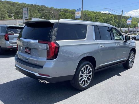 New 2026 GMC Yukon XL Denali w/ Denali Reserve Package image 3