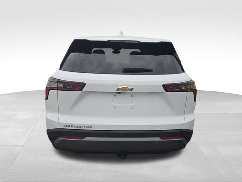 New 2026 Chevrolet Equinox LT w/ Safety and Technology Package AWD/4WD image 4