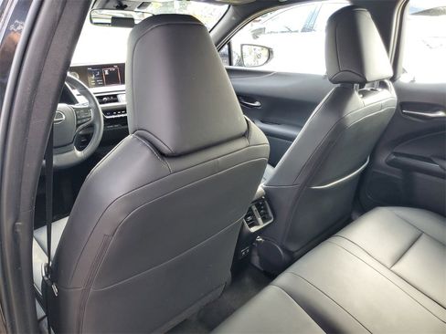 Used 2019 Lexus UX 200 image 10