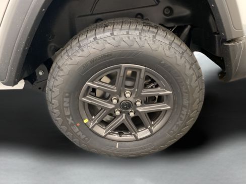Used 2026 Jeep Wrangler Unlimited Sport AWD/4WD image 27
