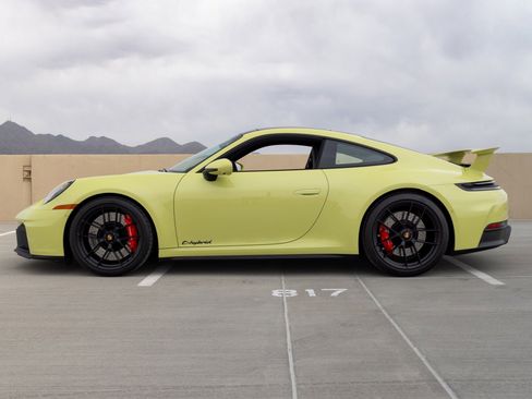 Used 2026 Porsche 911 Carrera GTS image 3