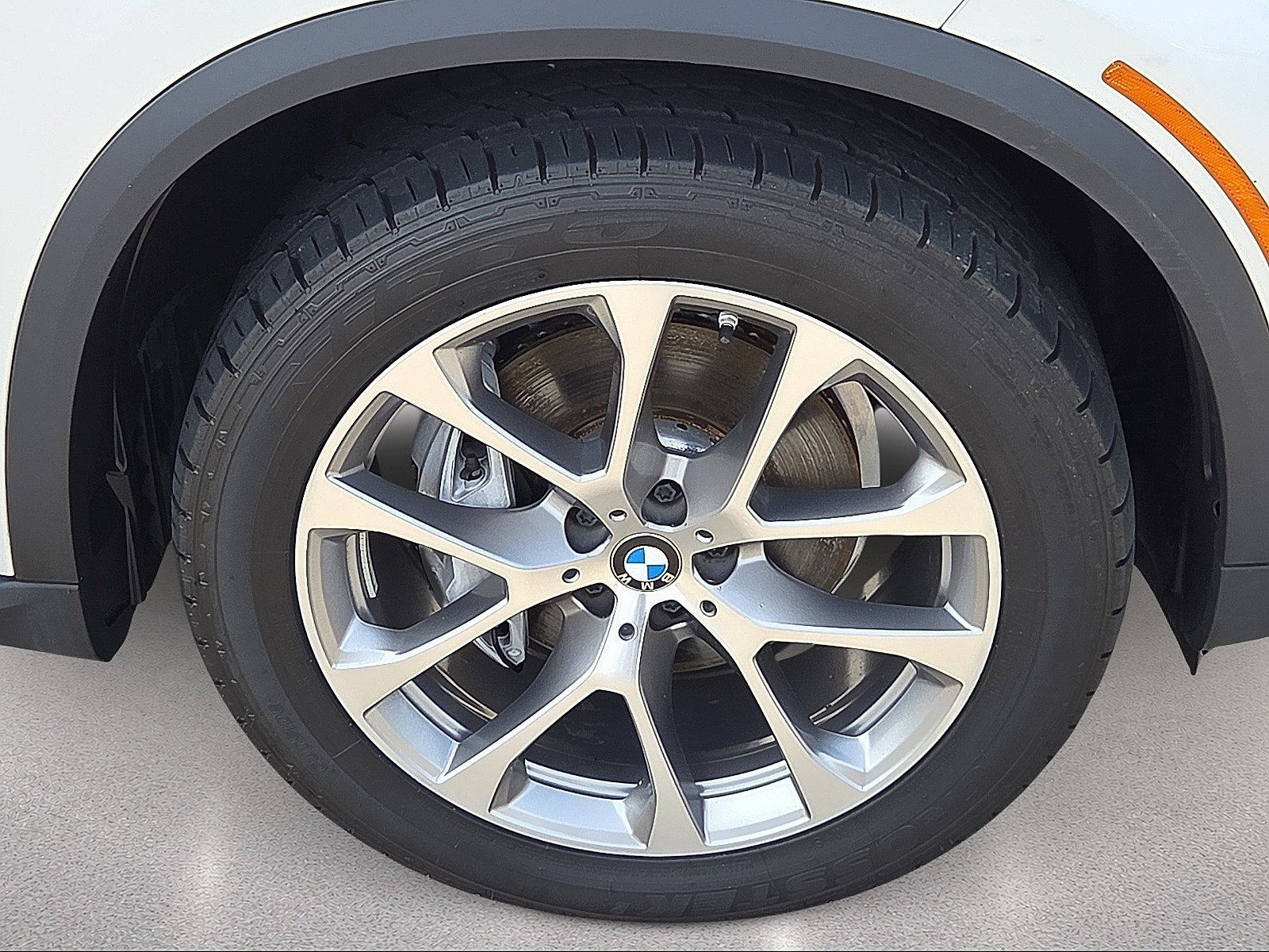 Used 2024 BMW X5 xDrive40i w/ Premium Package AWD/4WD image 7