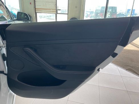 Used 2022 Tesla Model 3 image 22
