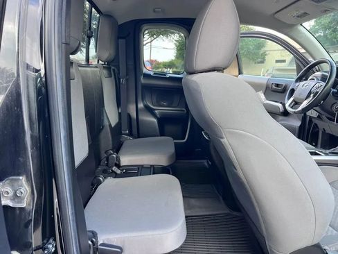 Used 2022 Toyota Tacoma SR5 w/ SR5 Appearance Package (SM) AWD/4WD image 20