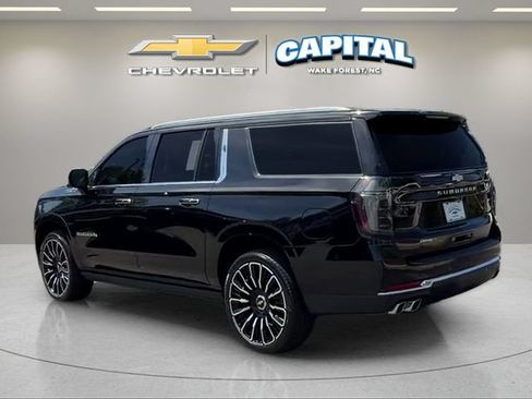 Used 2025 Chevrolet Suburban High Country AWD/4WD image 4