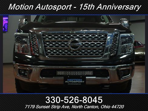 Used 2016 Nissan Titan SL image 3