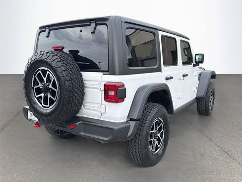 Used 2024 Jeep Wrangler Unlimited Rubicon AWD/4WD image 4