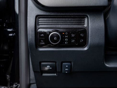 Used 2025 Ford F250 Platinum w/ Tremor Off-Road Package image 21