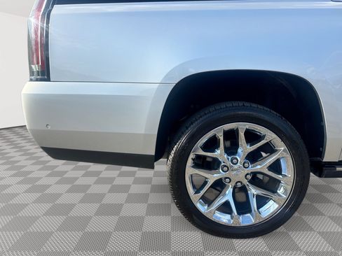 Used 2020 Cadillac Escalade ESV Premium Luxury RWD image 28