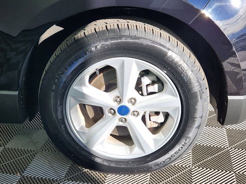 Certified 2021 Ford Edge SE image 9