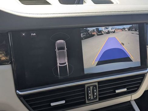 Used 2020 Porsche Cayenne S image 16