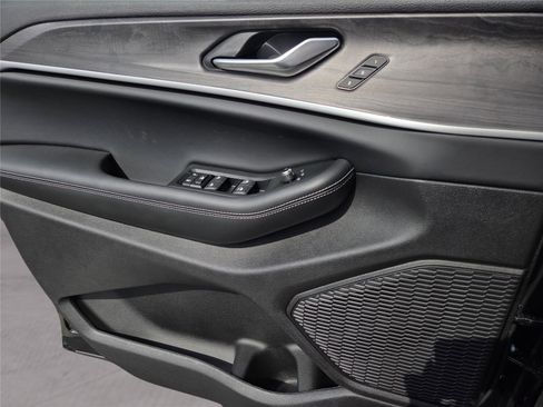 New 2025 Jeep Grand Cherokee Limited w/ Luxury Tech Group II image 20