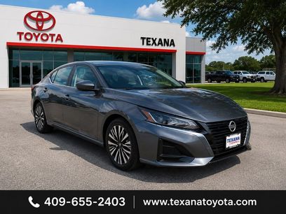 Used 2025 Nissan Altima 2.5 SV
