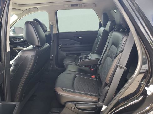 Used 2023 Nissan Pathfinder Platinum w/ Cargo Package AWD/4WD image 10